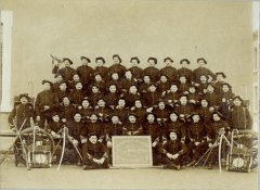 Photo de la classe du 2e régiment du 14e bataillon alpin, les enfants de la Haute Savoie - 1899