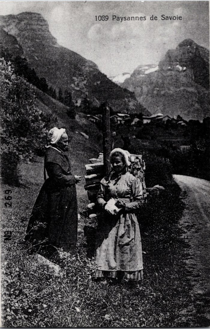 Carte  postale "Paysanne de Savoie" au Crot