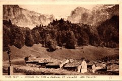 Carte postale du Cirque du Fer-à-Cheval et du village des Pellys