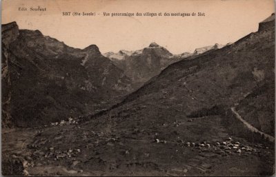 Vue panoramique sur les villages de Salvagny, du Fay et des montagnes de Sixt