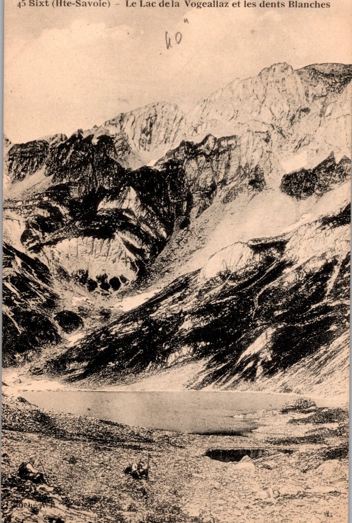 Photo vue sur le lac de la Vogealle et les Dents Blanches