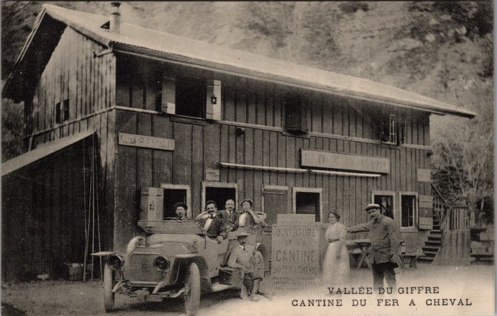 Photo de l'ouverture de la Cantine du Fer-à-Cheval