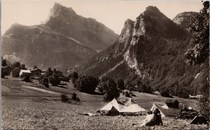 Camping près du hameau de Maison Neuve