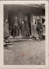 Photo devant la Cantine des Fonds en 1931