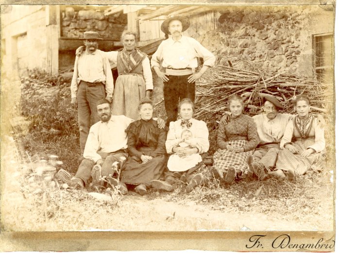 Photo de la famille d'Irène Mogenier à Salvagny