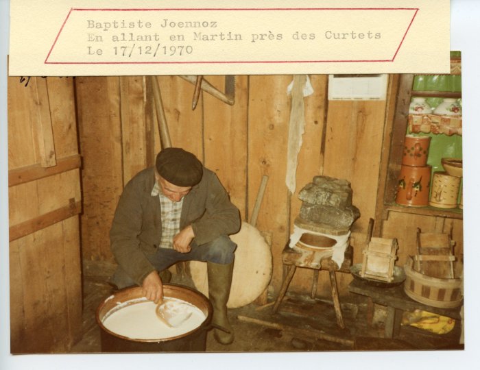 Baptiste JOENNOZ transformant la tomme