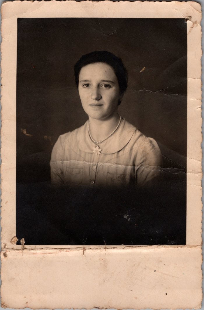 Portrait d'Irène MOGENIER - 1942