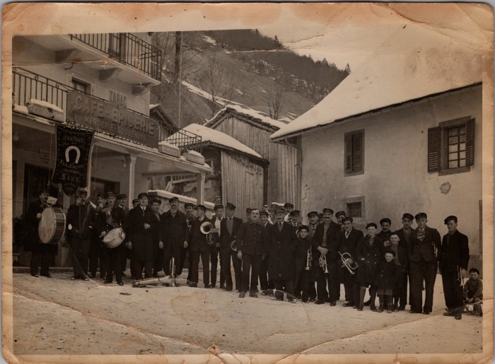 Photo de groupe de la fanfare de Sixt dans les années 30