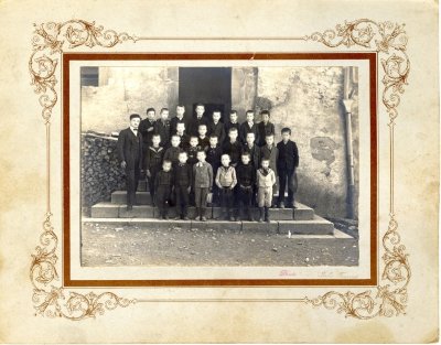 Photo de classe à l'école de Sixt, classe des garçons - 1912/1913